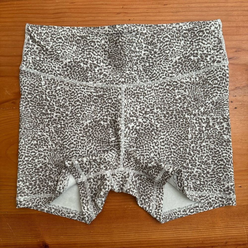Dharma Bums Airbrush Lite Balance Run Short in “Lioness”, Size 12, EUC
